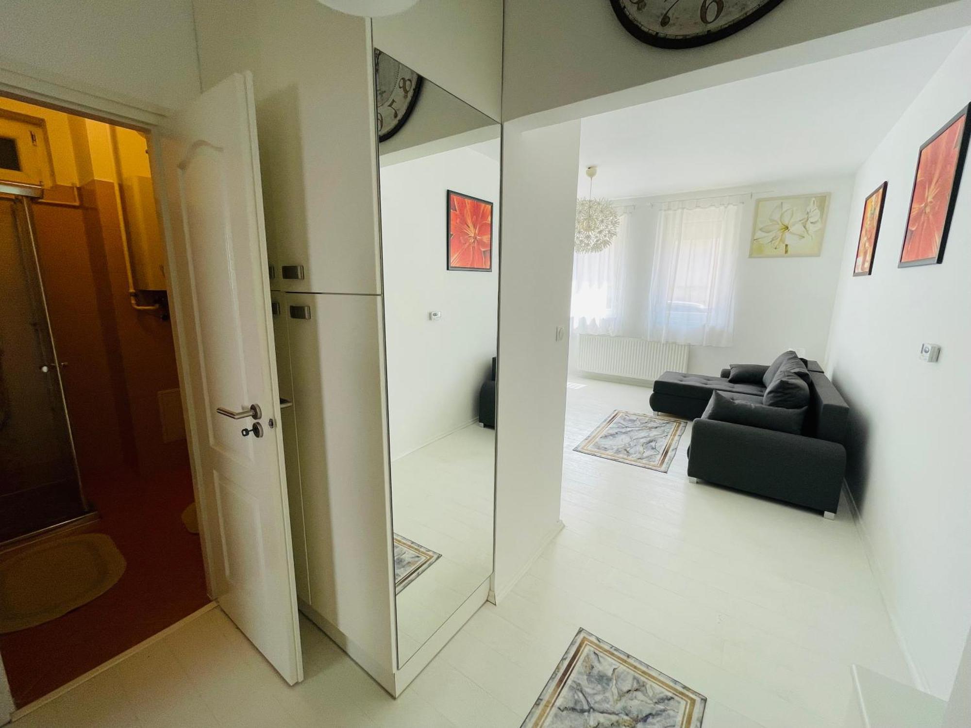 Gold Apartment *