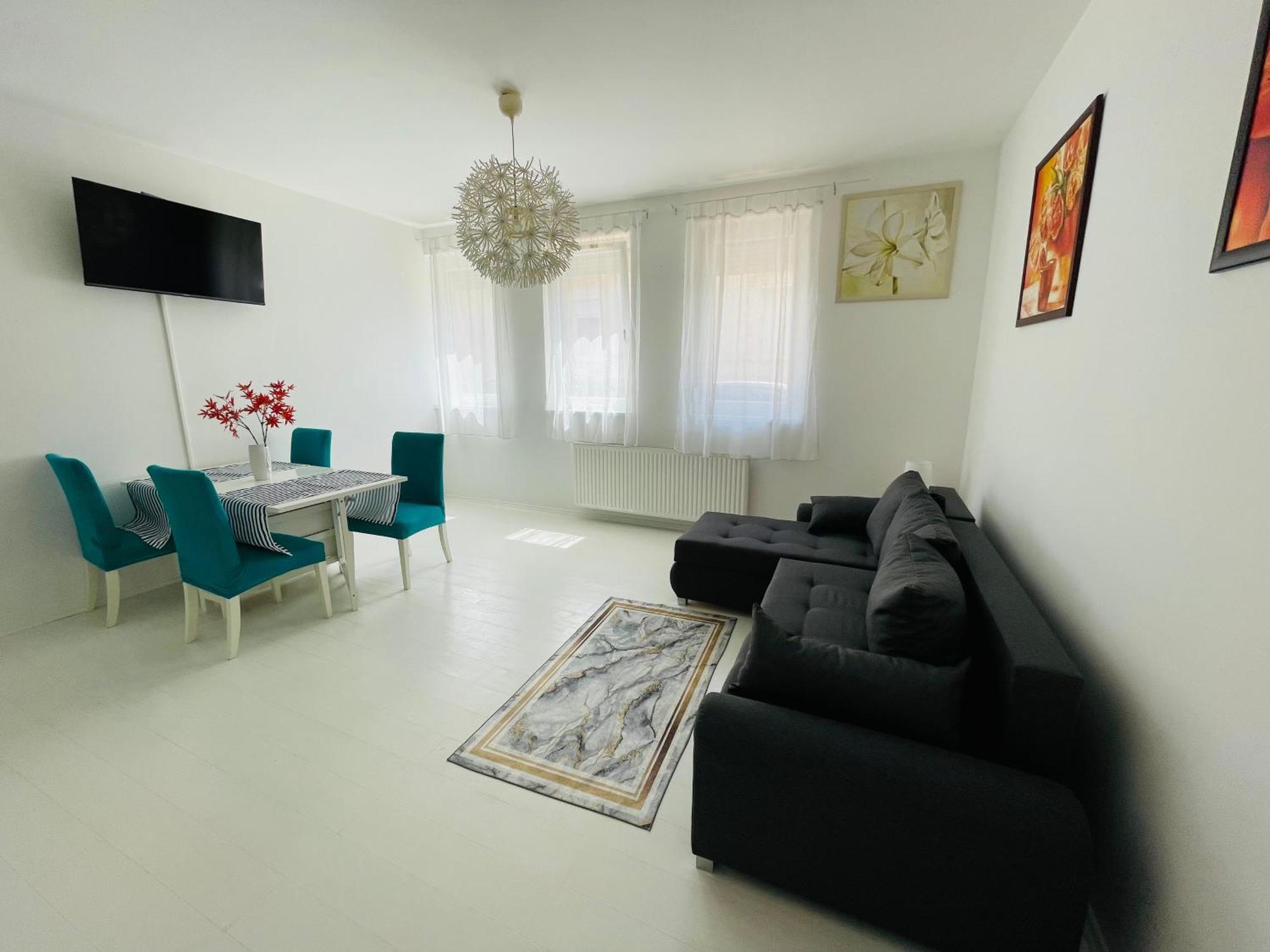 Gold Apartment
